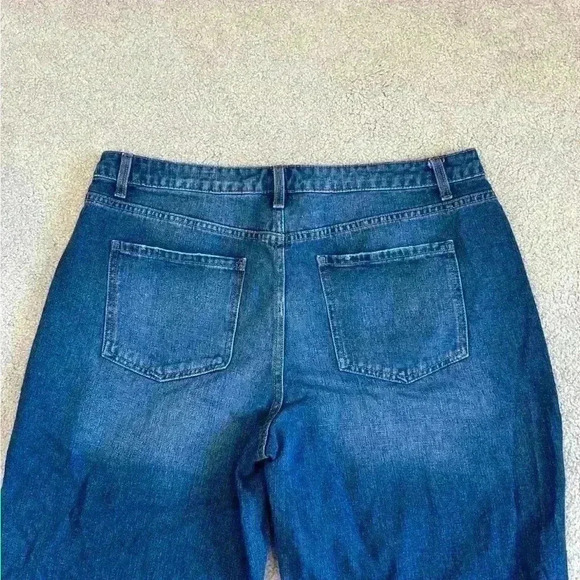 Time and tru distressed high rise blue jeans in size 20 - Picture 4 of 5